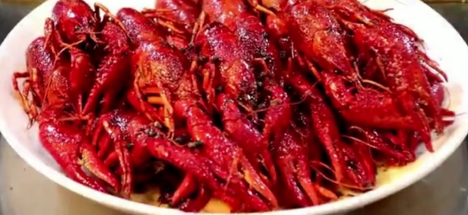 麻辣小龙虾炒制